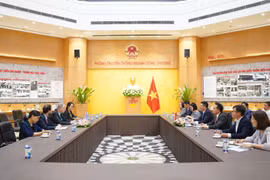 Bộ trưởng Bộ Công Thương Nguyễn Hồng Diên làm việc với Đại sứ Israel tại Việt Nam Yaron Mayer. (Nguồn: Bộ Công Thương)