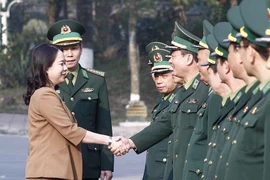 Quyền Chủ tịch nước Võ Thị Ánh Xuân đến thăm, động viên cán bộ, chiến sỹ, học viên Học viện Biên phòng (Bộ Quốc phòng) nhân dịp kỷ niệm 64 năm Ngày truyền thống Bộ đội Biên phòng và 34 năm Ngày Biên phòng toàn dân. (Ảnh: Thống Nhất/TTXVN)