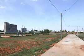 Một khu vực đất phân lô bán nền trên địa bàn thành phố Phan Thiết, tỉnh Bình Thuận. (Ảnh: Nguyễn Thanh/TTXVN)