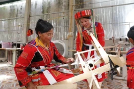 Hợp tác xã dệt thổ cẩm của phụ nữ Pà Thẻn, xã Tân Bắc, huyện Quang Bình, Hà Giang. (Ảnh: Trần Việt/TTXVN)