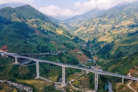 Thông xe toàn tuyến đường nối Cao tốc Nội Bài-Lào Cai đi Sa Pa