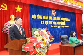 Ông Nguyễn Văn Lộc được bầu giữ chức Chủ tịch Hội đồng Nhân dân tỉnh Bình Dương phát biểu nhận nhiệm vụ. (Ảnh: Chí Tưởng/TTXVN)