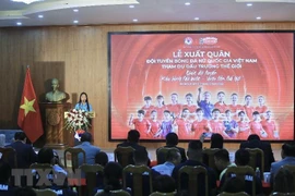 Sáng 4/7, tại Hà Nội, Liên đoàn Bóng đá Việt Nam (VFF) đã tổ chức Lễ Xuất quân của Đội tuyển Bóng đá Nữ Quốc gia Việt Nam tham dự Vòng Chung kết Giải Vô địch Bóng đá Nữ Thế giới 2023. (Ảnh: TTXVN)
