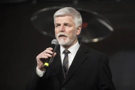 Ông Petr Pavel phát biểu trước những người ủng hộ tại Prague, ngày 25/1/2023. (Ảnh: AFP/TTXVN)