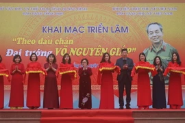 Khai mạc triển lãm 'Theo dấu chân Đại tướng Võ Nguyên Giáp'