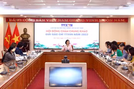 Quang cảnh buổi chấm chung khảo Giải báo chí TTXVN năm 2022. (Ảnh: Phạm Kiên/TTXVN)