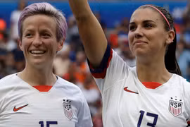 Nữ cầu thủ Megan Rapinoe và Alex Morgan. (Nguồn: Sky Sports)