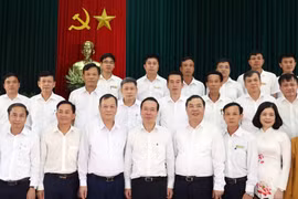 Chủ tịch nước Võ Văn Thưởng đến thăm xã nông thôn mới kiểu mẫu Xuân Kiên, huyện Xuân Trường. (Ảnh: Thống Nhất/TTXVN)