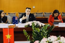 Thứ trưởng Bộ Ngoại giao và Thương mại New Zealand Vangelis Vitalis phát biểu. (Ảnh: Trần Việt/TTXVN)