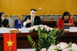 Thứ trưởng Bộ Ngoại giao và Thương mại New Zealand Vangelis Vitalis phát biểu. (Ảnh: Trần Việt/TTXVN)