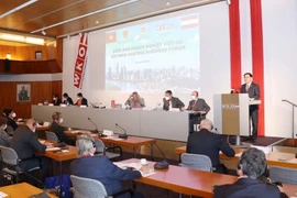 Chủ tịch Quốc hội Vương Đình Huệ dự và phát biểu tại Diễn đàn Doanh nghiệp Việt-Áo tháng 9/2021. (Ảnh: Doãn Tấn/TTXVN)