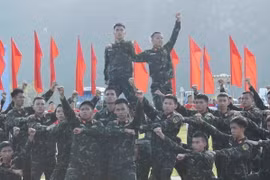 Tiết mục tại Lễ Bế mạc Chương trình Đánh giá Năng lực lực lượng chuẩn bị tham gia hoạt động Gìn giữ Hòa bình Liên hợp quốc của Nhóm Chuyên gia Gìn giữ Hòa bình Chu kỳ 4. (Ảnh: Minh Đức/TTXVN)