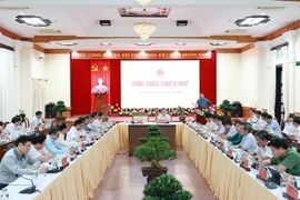 Thủ tướng Phạm Minh Chính làm việc với lãnh đạo chủ chốt tỉnh Thừa Thiên-Huế. (Ảnh: Dương Giang/TTXVN)