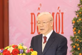Tổng Bí thư Nguyễn Phú Trọng chúc Tết các lãnh đạo và nguyên lãnh đạo Đảng, Nhà nước. (Ảnh: Phương Hoa/TTXVN)