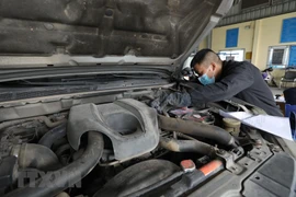 Kiểm định xe cơ giới. (Nguồn: TTXVN)