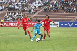 Những pha tấn công nhanh, sắc nét của các cầu thủ nữ U20 Ấn Độ đã khiến lưới của nữ U20 Singapore rung lên nhiều lần. (Ảnh: Tạ Toàn/TTXVN)