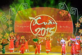 Thành phố Hồ Chí Minh hân hoan chào xuân mới Ất Mùi