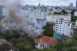 Vụ cháy tại địa chỉ số 2 Lý Thường Kiệt. (Ảnh: Hoài Nam/Vietnam+)