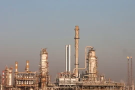 Toàn cảnh nhà máy lọc dầu Abadan, nhà máy lớn nhất Iran ở thành phố Tây Mam Abadan. (Nguồn: THX/TTXVN)