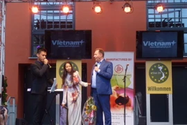Tà áo dài tại Ngày Việt Nam tại Áo. (Nguồn: Vietnam+)
