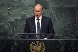 Tổng thống Nga Vladimir Putin phát biểu tại khóa họp lần thứ 70 Đại hội đồng Liên hợp quốc. (Nguồn: AFP/TTXVN)