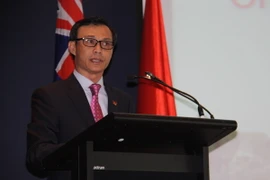 Đại sứ Việt Nam tại Australia Lương Thanh Nghị phát biểu tại Lễ kỷ niệm. (Ảnh: Khánh Linh/Vietnam+)