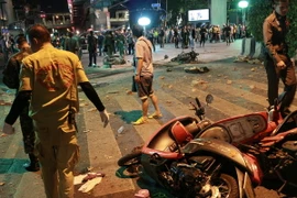 Cảnh sát Thái Lan điều tra tại hiện trường vụ nổ bom tại đền Erawan. (Nguồn: THX/TTXVN)