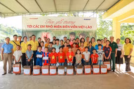 Báo Điện tử VietnamPlus tiếp nối hành trình thiện nguyện trên mảnh đất xứ Nghệ