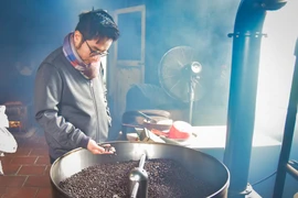 “Mục sở thị” quán càphê gần trăm tuổi giữ gìn hương vị Hà Nội xưa