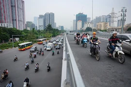 Hà Nội: Chính thức thông xe cầu vượt thép nút giao Mai Dịch 