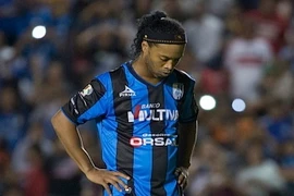 Ronaldinho "nổi điên," rời sân bỏ về khi trận đấu chưa kết thúc