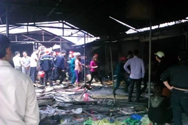 Hóa vàng gây hỏa hoạn lớn tại chợ Kinh Môn ở Hải Dương