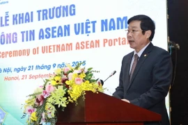 Bộ trưởng Bộ Thông tin và Truyền thông Nguyễn Bắc Son phát biểu tại lễ khai trương. (Ảnh: Minh Quyết/TTXVN)