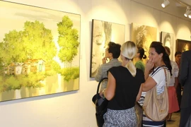 Mỹ thuật Việt Nam cần cầu nối để công chúng thế giới biết đến