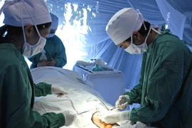 TP.HCM tập trung hạn chế tình trạng quá tải ở bệnh viện tuyến trên