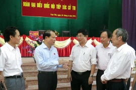 Phó Thủ tướng Chính phủ Vũ Văn Ninh tiếp xúc cử tri tỉnh Nam Định. (Ảnh: Văn Đạt/TTXVN)