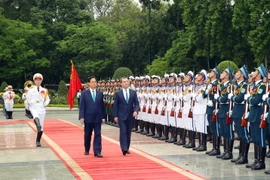 [Photo] Thủ tướng Nga Dmitry Medvedev thăm chính thức Việt Nam