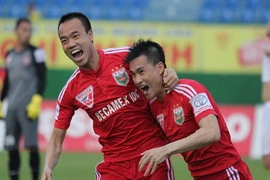 [Video] Pha làm bàn nhanh nhất lịch sử V-League của Công Vinh