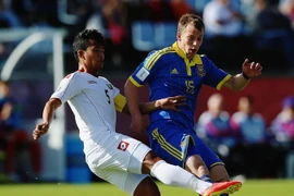 U20 Myanmar (trắng) đã thua đậm U20 Ukraine. (Nguồn: AFP/Getty Images)