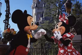 Disney giới thiệu ý tưởng giải trí cho cặp đôi ngày Tình nhân