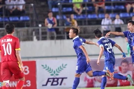 U19 Việt Nam ngậm ngùi nhìn U19 Thái Lan vô địch. (Nguồn: Zing)