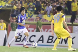 Vòng 9 V-league: HAGL bại trận, Hà Nội T&T - Hải Phòng chia điểm