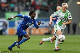 Tiết lộ gây sốc: Nữ cầu thủ bị ép cởi đồ để chứng minh giới tính