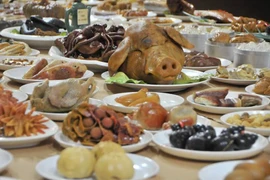 Những món ăn được khác từ cẩm thạch. (Nguồn: CCTV News)