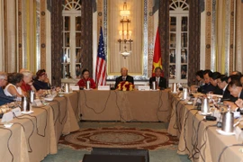 Tổng Bí thư Nguyễn Phú Trọng gặp gỡ bạn bè cánh tả Mỹ. (Ảnh: Trí Dũng/TTXVN)