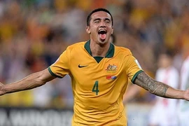 Tim Cahill tỏa sáng, Australia "đá bay" Trung Quốc về nước