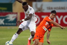 SHB Đà Nẵng (áo cam) thua trận. (Ảnh minh họa: Quốc Khánh/TTXVN)