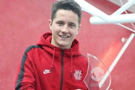 Ander Herrera được vinh danh Cầu thủ hay nhất Manchester United