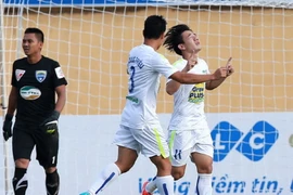 V-League: HAGL trận thứ 10 không thắng, Bình Dương vững ngôi đầu