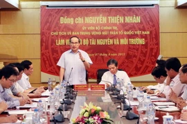 Chủ tịch Uỷ ban Trung ương MTTQ Việt Nam Nguyễn Thiện Nhân phát biểu tại buổi làm việc. (Ảnh: Nguyễn Dân/TTXVN)